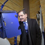 Mayoral candidate Jesus “Chuy” Garcia votes this morning. His wife Evelyn Garcia joined him at the polls. (Meg Anderson/Medill)