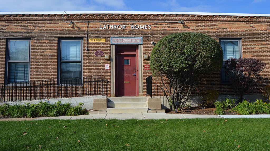 Housing activists to CHA Keep promise to revamp Lathrop Homes Medill