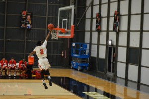 Anthony Mosley scores on the fast break.(April Wanagas/IIT)