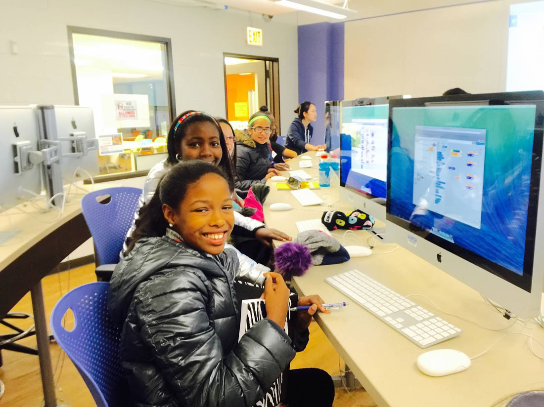 A group of students at the Girls Who Code Club at UIC (credits: UIC)