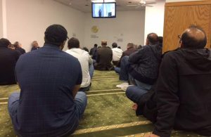 Muslim men attend the Friday sermon on Nov. 11 at a mosque in downtown Chicago where the cleric allayed fears following the election of Donald Trump as president. (Medill/Shahzeb Ahmed)