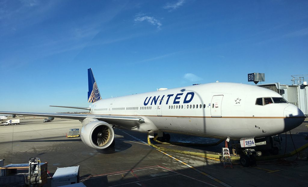 A United Airlines plane parks at Chicago O'Hare International Airport. (Shen Lu/MEDILL)